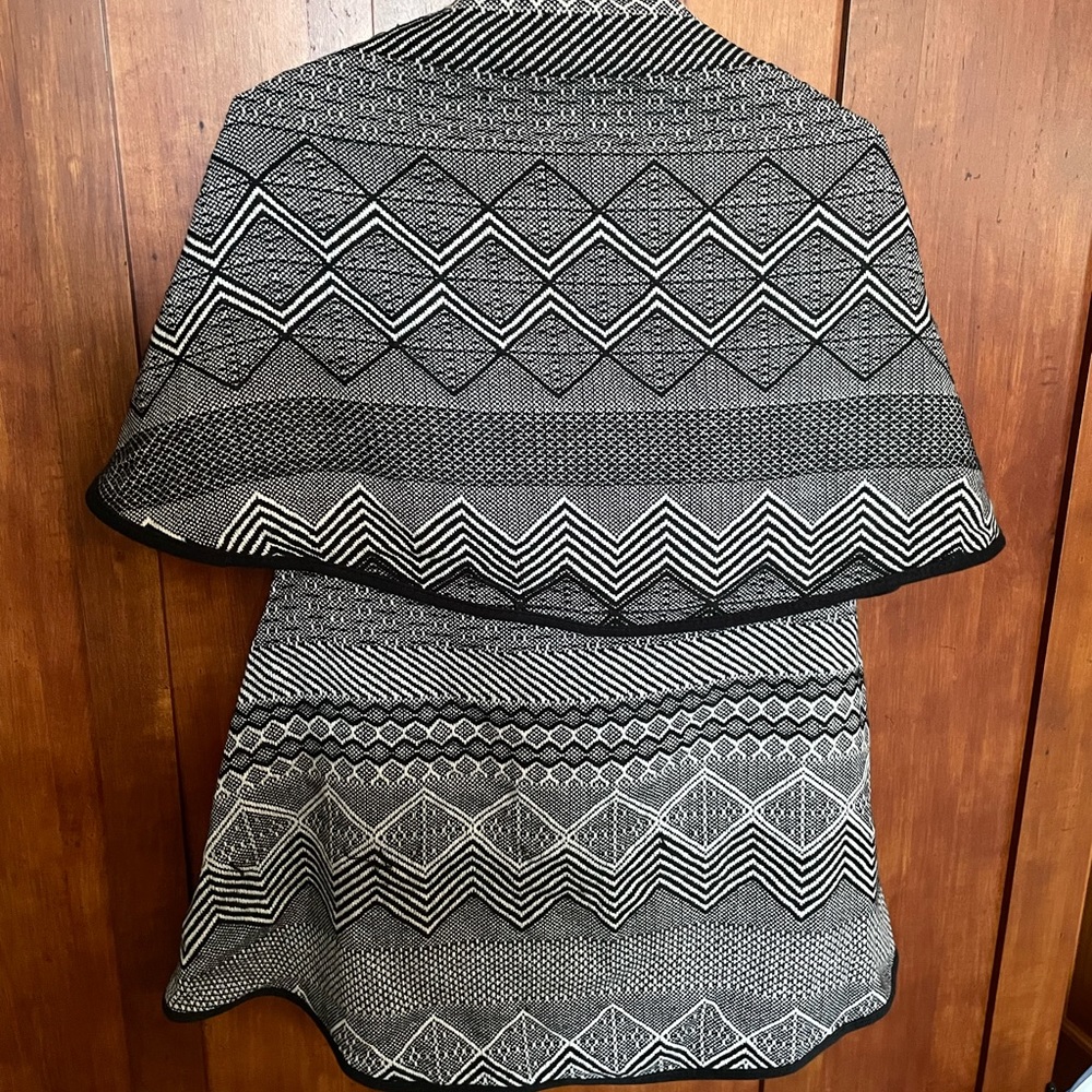 Cardigan Cape, One Size - Picture 2 of 3